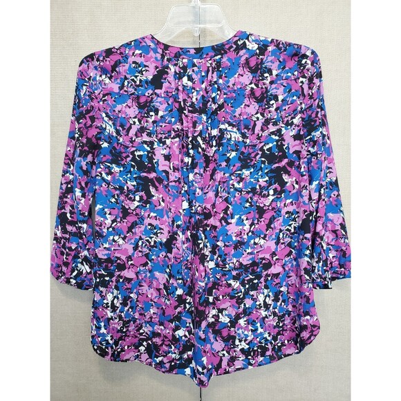 NYDJ Artsy Abstract Print Pleat Back Henley Neck Blouse Size Medium - Picture 3 of 6